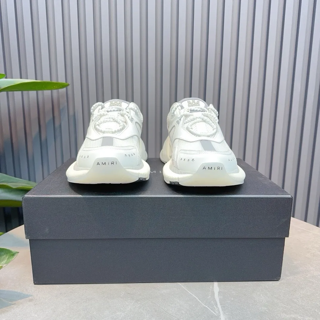 [AMIRI Amir] P: 760💰Size for couples: Female 35-40; Male 39-44; (Customized at 45.46) AMIRI Amir New Autumn and Winter Products New Autumn Latest Catwalk Couple Color Block Bread Casual Sports Shoes Series 〰 Casual fashion style full of details New generation of bone shoes popular classic upgrades Super comfortable and super popular! AUTRY is an exclusive version of AUTRY couple casual shoes from a high street brand in Los Angeles. Many celebrity Internet celebrities have the same style. Chinese new rapper Xiaobai Gali, Wang Yibo, Yang Mi and other Internet celebrity bloggers are competing for their feet. The three-dimensional molded metal logo on the side of the AJ1 shoe is on par with Nike's popular Fog. The heroic value instantly has a bit of punk rock flavor, all showing fashion sense and street style... ▪ Upper: original custom-made cowhide + original custom-made breathable mesh ▪Inner lining: original customized breathable mesh ▪Outsole: original molded two-color TPU rubber combination outsole.